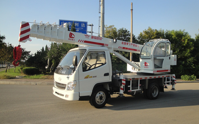 6T汽車起重機圖片6噸汽車吊展示